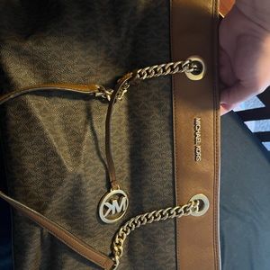 Perfect condition MK handbag and wallet set